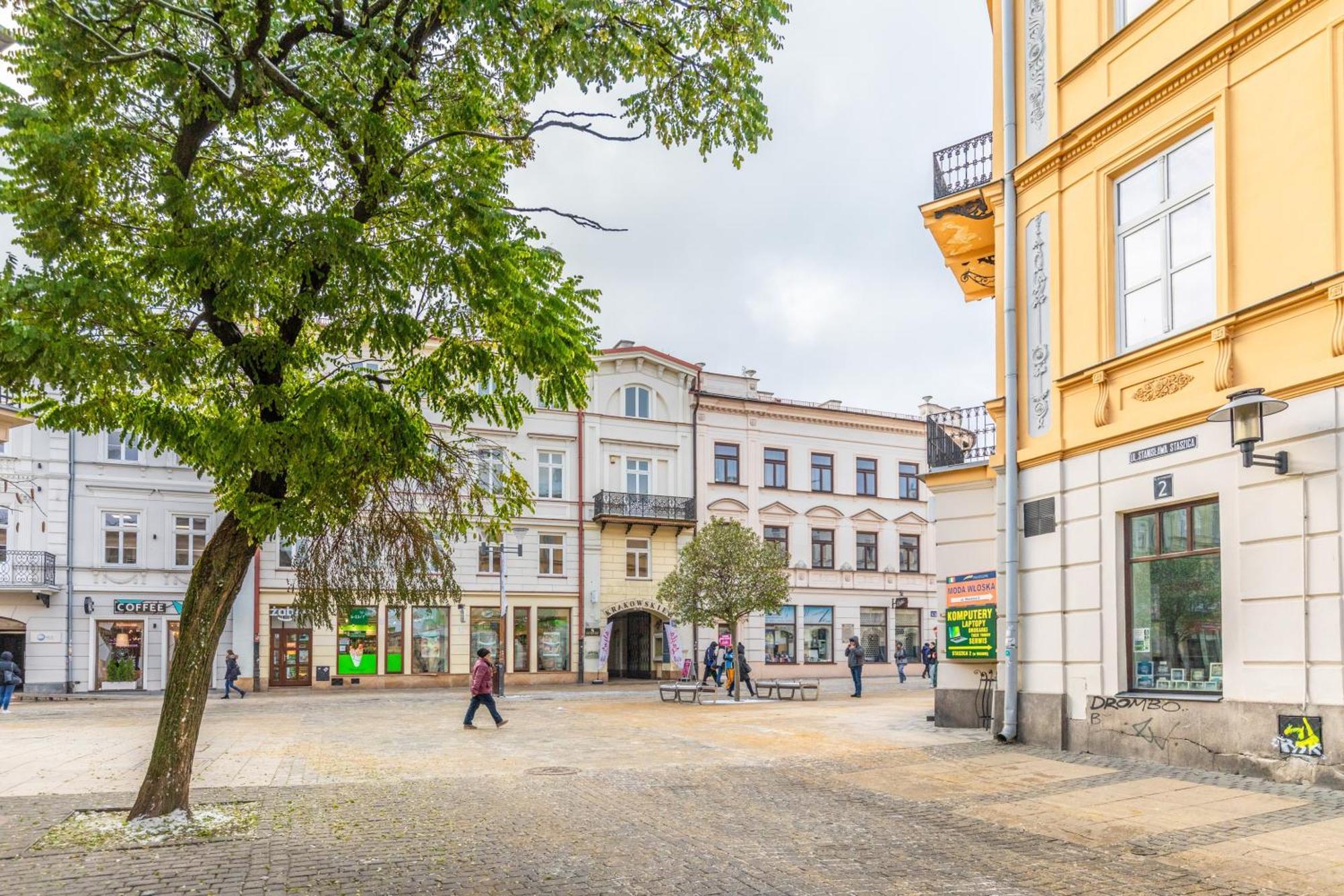 Krakowskie Przedmiescie 36 Parking Free