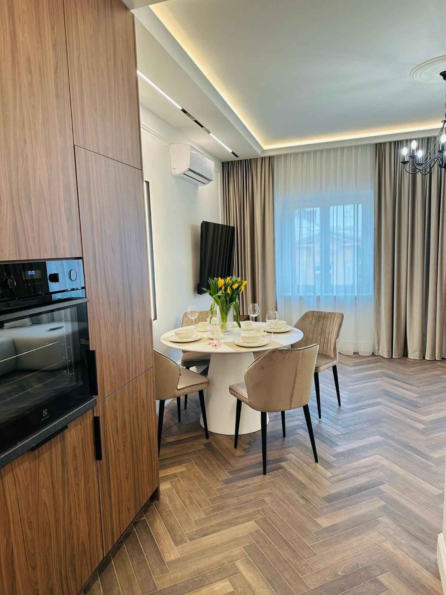 Krakowskie Przedmiescie 36 Parking Free Lublin