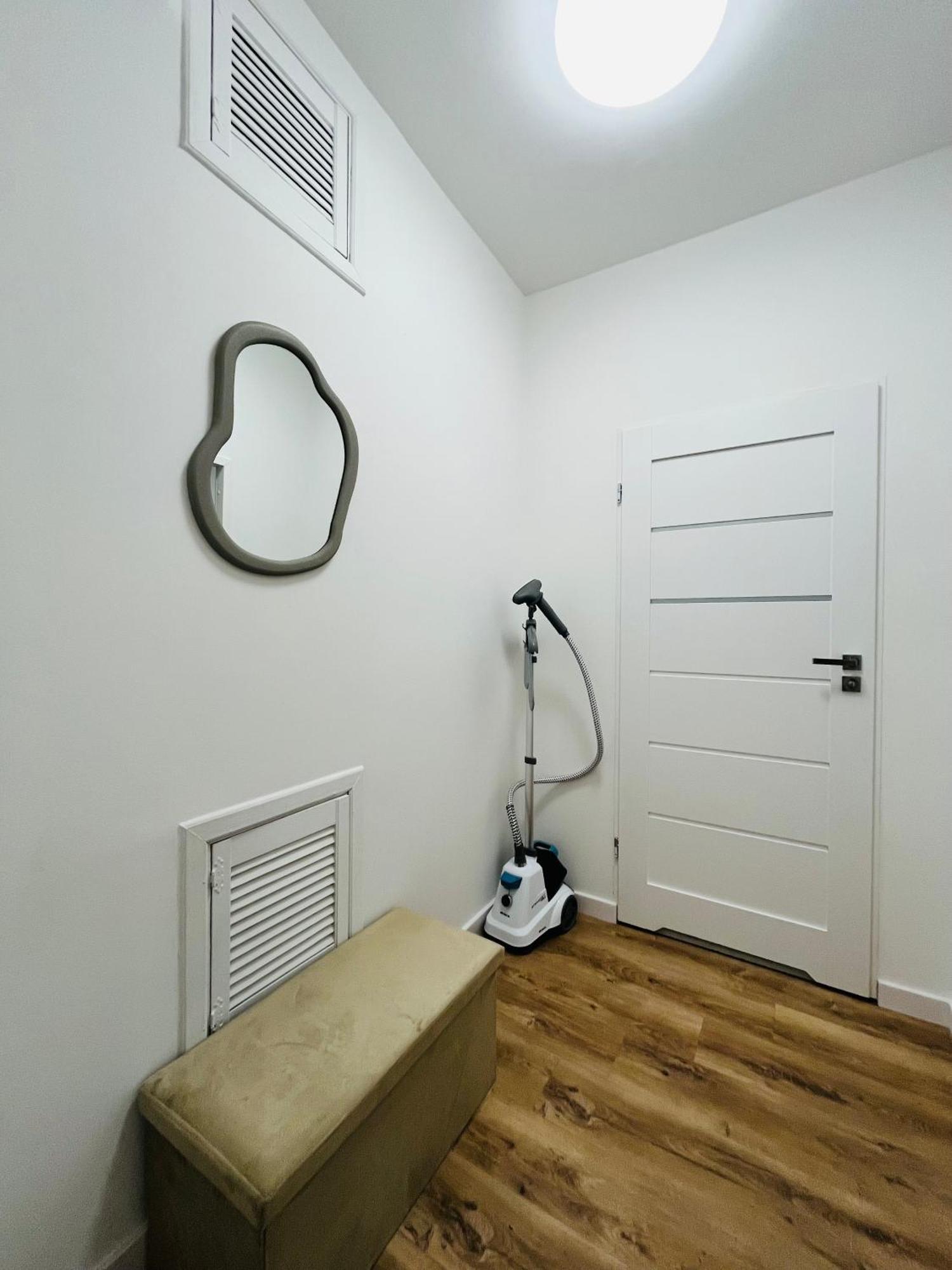Apartment Krakowskie Przedmiescie 36 Parking Free *